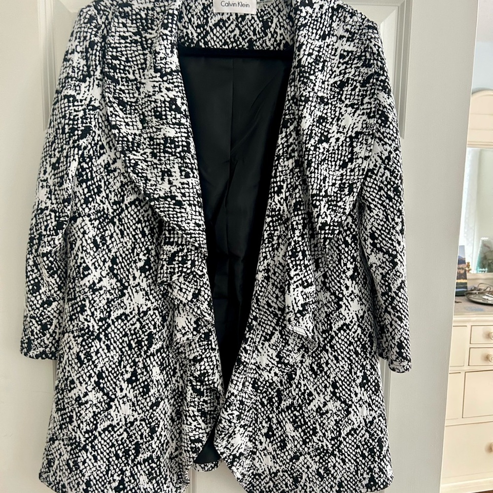 Calvin Klein Women's Monochrome Patterned Blazer